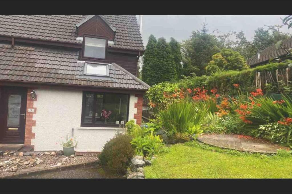 Contemporary Highland House Close To Town And Ben Nevis フォート・ウィリアム エクステリア 写真