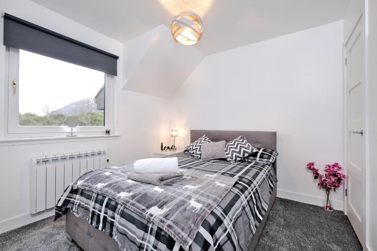 Contemporary Highland House Close To Town And Ben Nevis フォート・ウィリアム エクステリア 写真