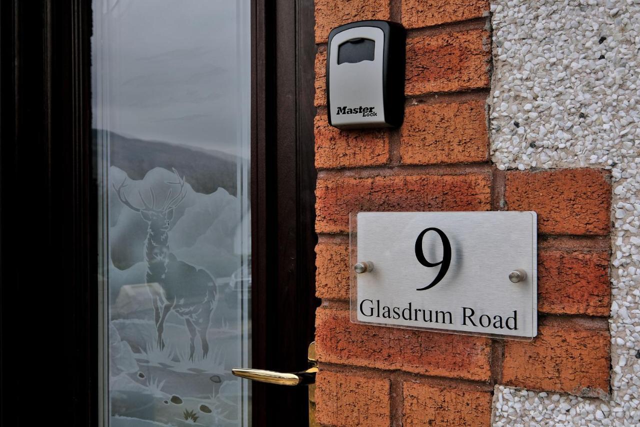 Contemporary Highland House Close To Town And Ben Nevis フォート・ウィリアム エクステリア 写真